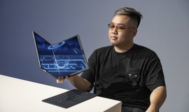 ASUS và Tùng Crazy Monkey mở ra kỷ nguyên laptop màn hình gập