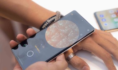 Soi mọi thứ bằng kính hiển vi của OPPO Reno8 T 5G