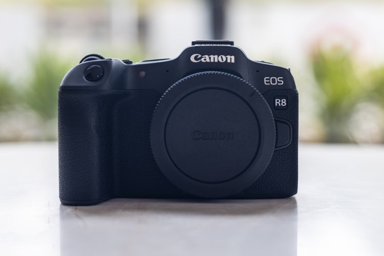 Trải nghiệm nhanh Canon R8 sớm tại Việt Nam - Công nghệ thật đơn giản!