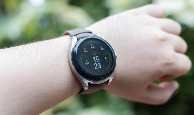 HUAWEI WATCH Buds: Đồng hồ kiêm tai nghe không dây tinh xảo, thú vị