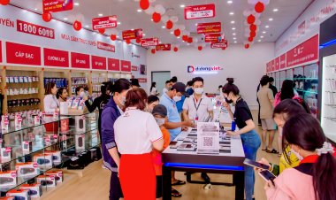 Nỗi lo mua điện thoại mùa 'chiến giá'