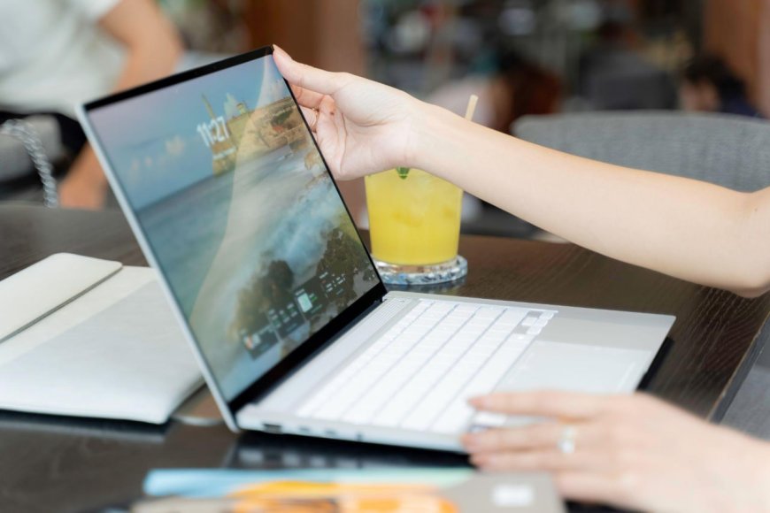 Đánh giá ASUS Zenbook S 14 - Laptop AI siêu mỏng nhẹ chuẩn Copilot+ PC với chip Intel