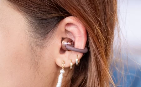 Tạo dấu ấn riêng với tai nghe mở JBL Soundgear Clips