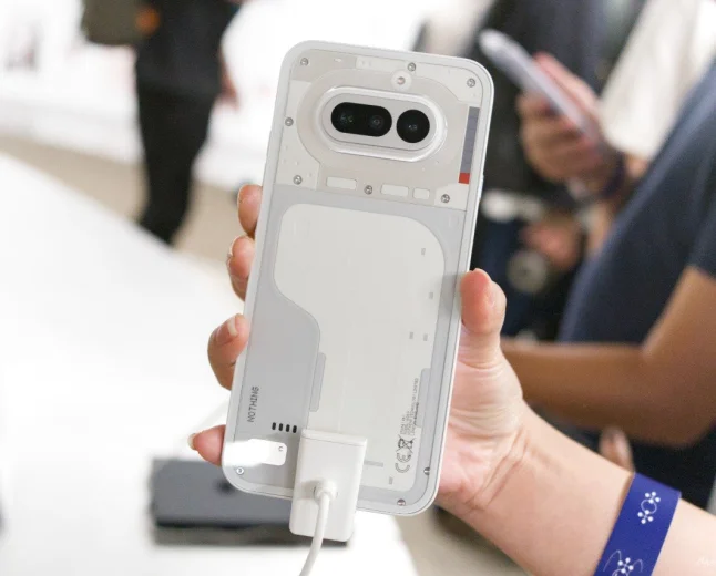 Nothing hợp tác Rue Miche giới thiệu Phone (4a) Series tại Việt Nam